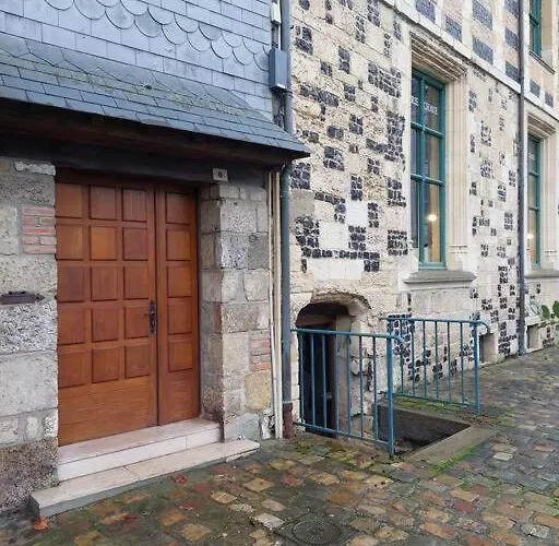 Un Brin De Folie Dans Le Centre De Honfleur